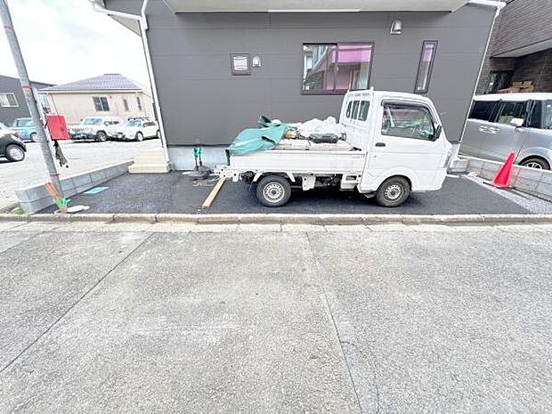 駐車場ももちろん完備しておりますのでお車所有の方にも心強いです。