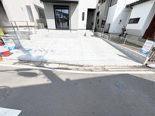 駐車場ももちろん完備しておりますのでお車所有の方にも心強いです。