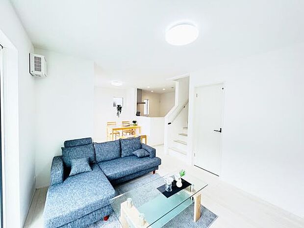 リビングダイニングになります。ご家族そろっての素敵な空間になりそうですね。