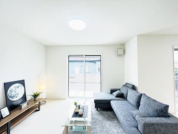 家族団らんの場所としてゆったりと居心地の良いリビングです。