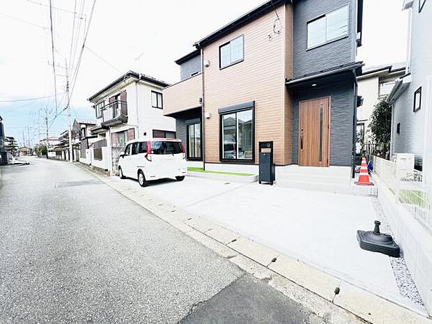 駐車場ももちろん完備しておりますのでお車所有の方にも心強いです。