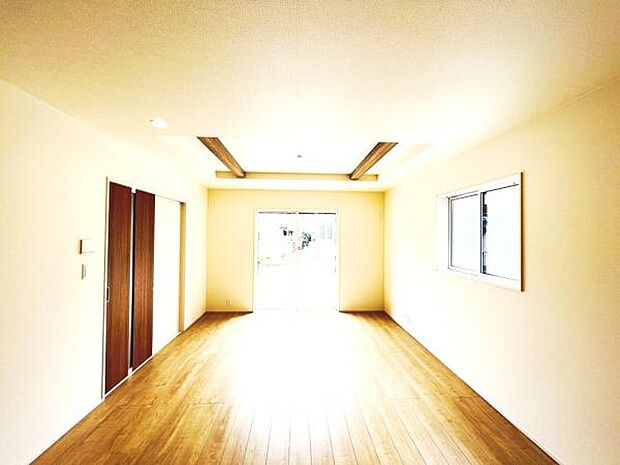 家族団らんの場所としてゆったりと居心地の良いリビングです。