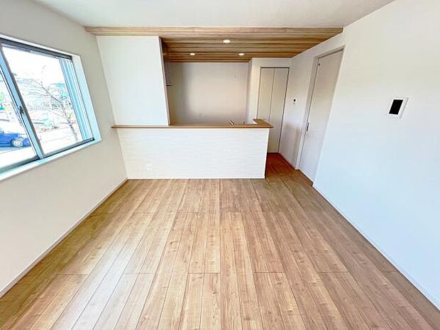 ご家族の温かい時間を演出するダイニングスペースです。