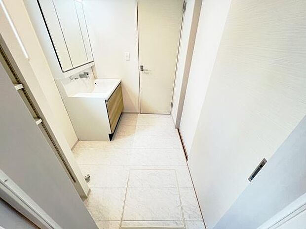 脱衣所は小さなお子様がいるご家庭にも重宝されます。