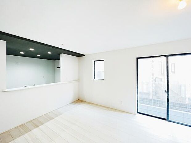 ご家族の温かい時間を演出するダイニングスペースです。