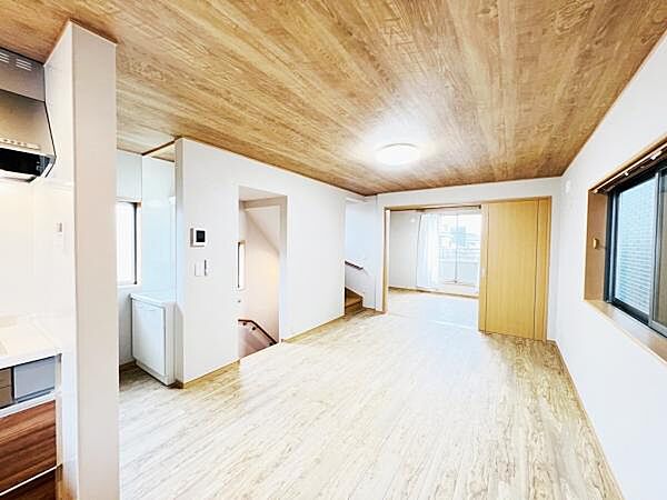リビングダイニングになります。ご家族そろっての素敵な空間になりそうですね。