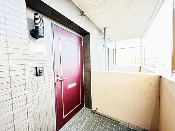 いつも気持ちよくご家族を迎えられる玄関です。