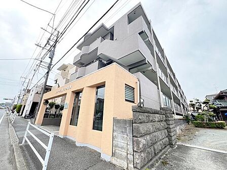 エントランスです。皆様やお客様をお出迎え致します。