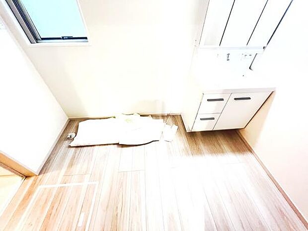 脱衣所は小さなお子様がいるご家庭にも重宝されます。