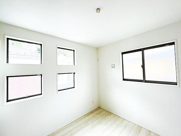 子供部屋にもちょうど良い大きさのお部屋です。