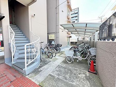 敷地内の駐輪場です。