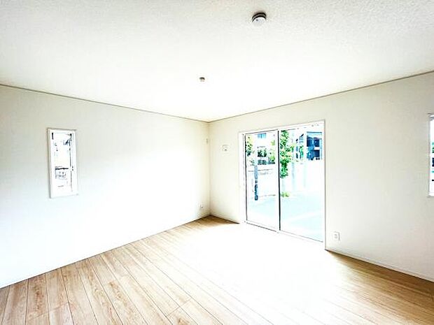 家族団らんの場所としてゆったりと居心地の良いリビングです。