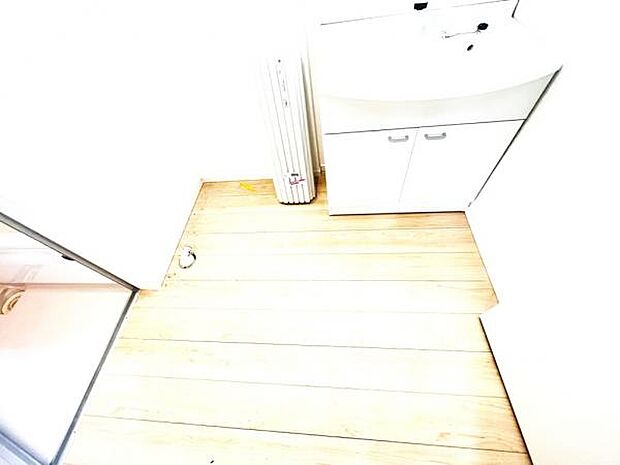 脱衣所は小さなお子様がいるご家庭にも重宝されます。