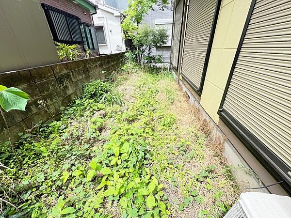 お庭スペースは、ガーデニングやお子様との外遊びなど多彩な用途でお楽しみいただけます。