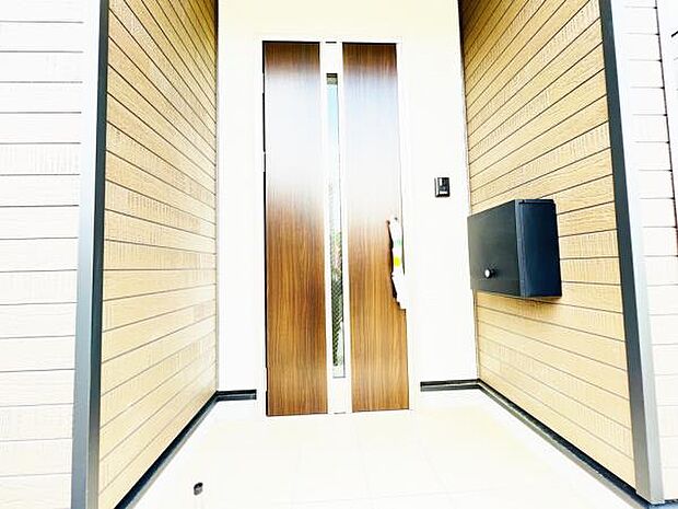 いつも気持ちよくご家族を迎えられる玄関です。