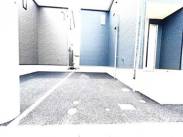 駐車場ももちろん完備しておりますのでお車所有の方にも心強いです。