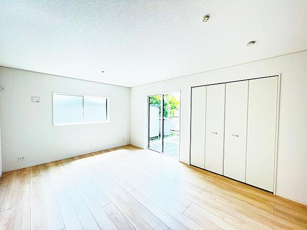 家族団らんの場所としてゆったりと居心地の良いリビングです。