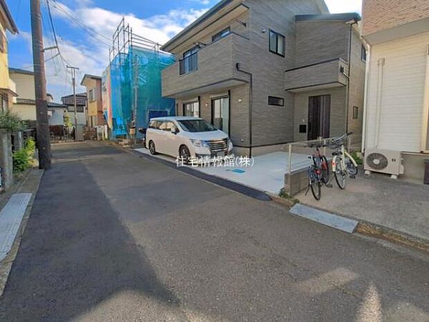 前面道路を含めた現地写真です。