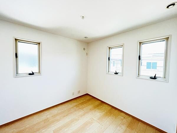 子供部屋にもちょうど良い大きさのお部屋です。