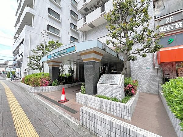 エントランスです。皆様やお客様をお出迎え致します。
