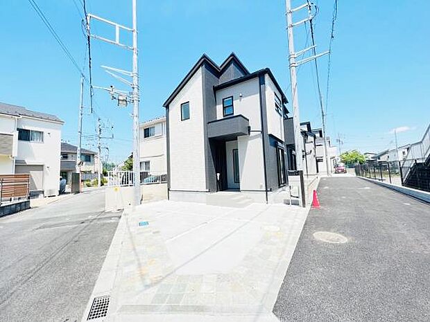 駐車場ももちろん完備しておりますのでお車所有の方にも心強いです。