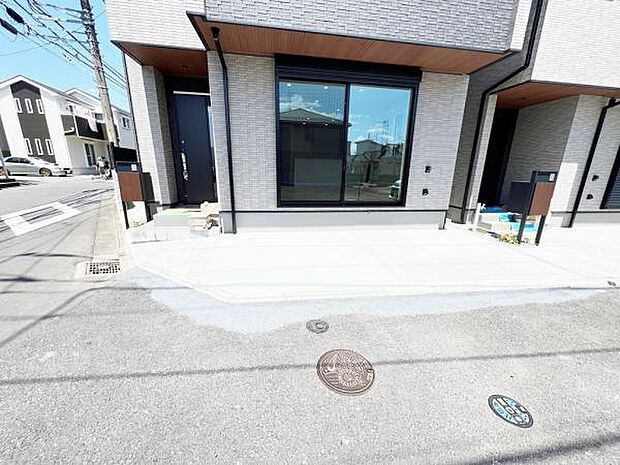 駐車場ももちろん完備しておりますのでお車所有の方にも心強いです。