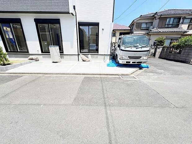 駐車場ももちろん完備しておりますのでお車所有の方にも心強いです。
