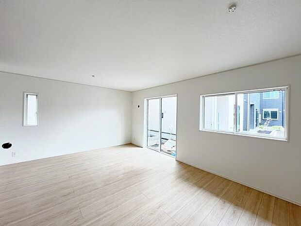 家族団らんの場所としてゆったりと居心地の良いリビングです。