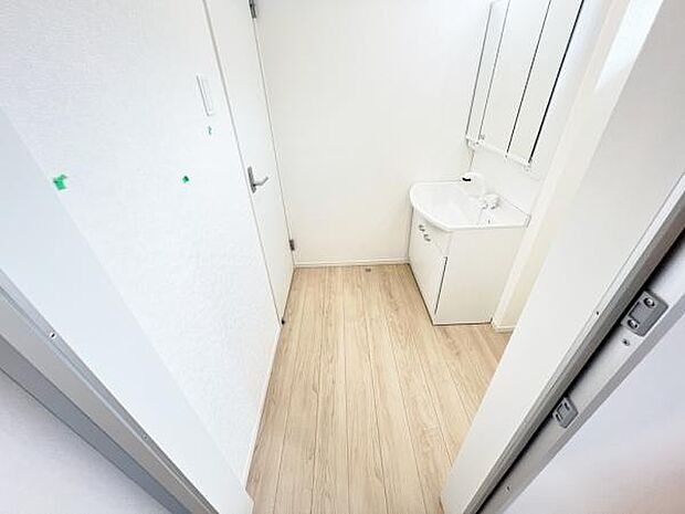 脱衣所は小さなお子様がいるご家庭にも重宝されます。