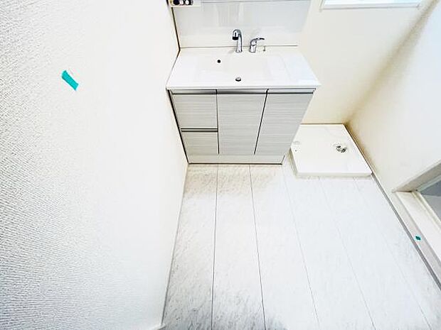 脱衣所は小さなお子様がいるご家庭にも重宝されます。