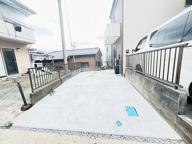 駐車場ももちろん完備しておりますのでお車所有の方にも心強いです。