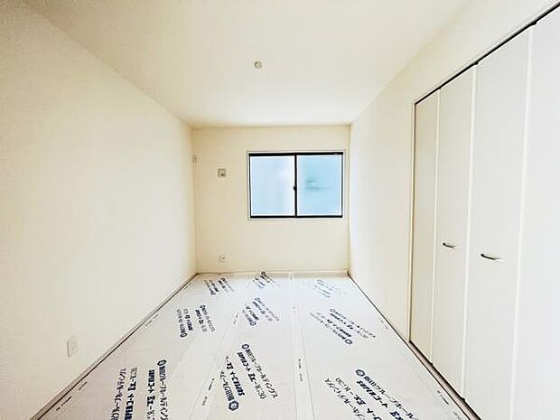 和室スペースです。畳のお部屋は寛げる空間ですね。
