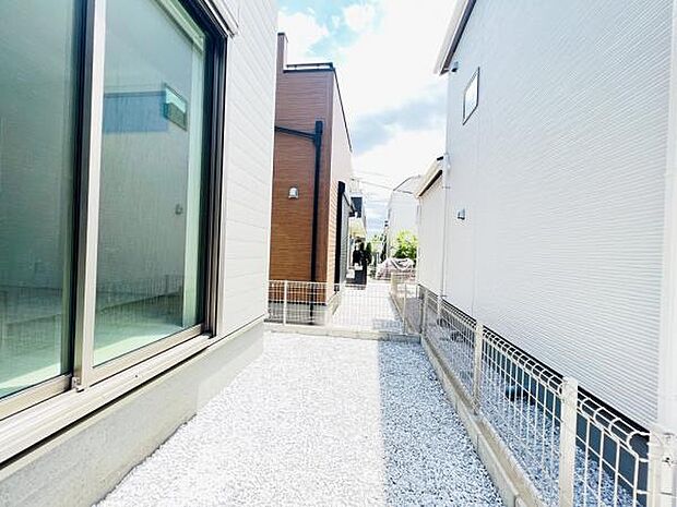 お庭スペースです。趣味やご家族団らんを楽しめそうですね。