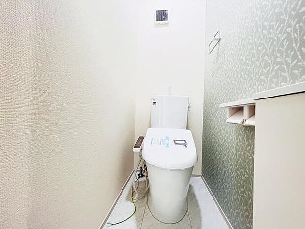 各階にトイレを設けており、ご家族が揃う時もゆとりをもってご利用いただけます。