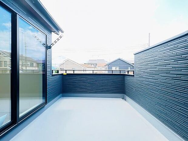 お洗濯ものを気持ち良く太陽の光で干せるのが嬉しいですね。