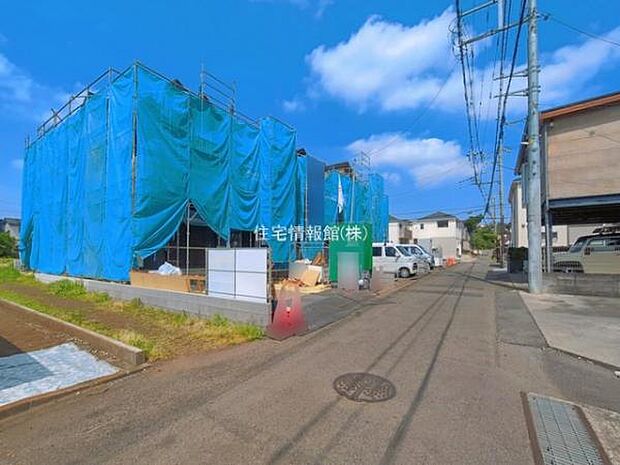 前面道路を含めた現地写真です。
