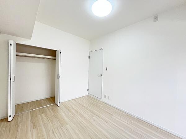 収納が備わっており、子供部屋や在宅ワークスペース等にもおすすめです。