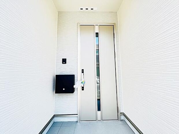 いつも気持ちよくご家族を迎えられる玄関です。