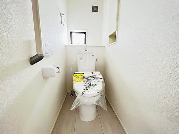 ほっと安らげるトイレ空間です。