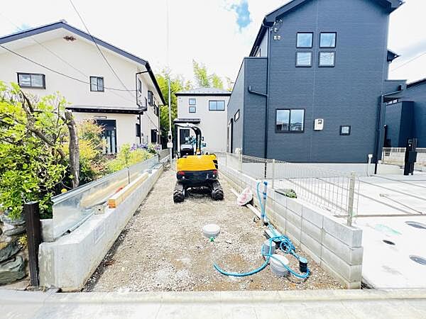 駐車場ももちろん完備しておりますのでお車所有の方にも心強いです。