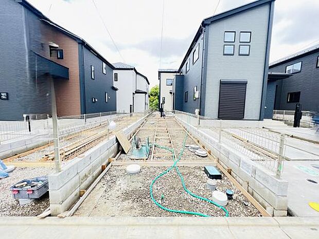 駐車場ももちろん完備しておりますのでお車所有の方にも心強いです。