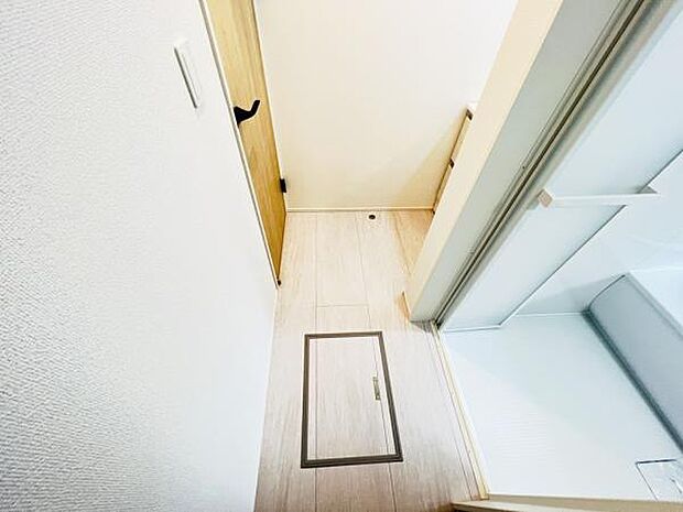 快適で清潔感がある脱衣スペースです。