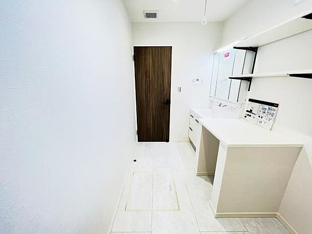 脱衣所は小さなお子様がいるご家庭にも重宝されます。