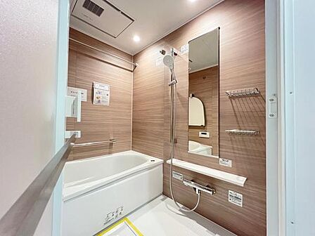 お風呂でほっとひといき。1日の疲れを癒しましょう。