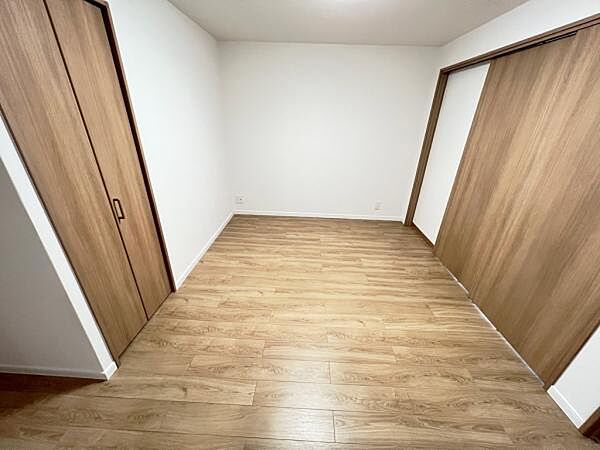 家族団らんの場所としてゆったりと居心地の良いリビングです。