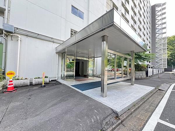 エントランスです。皆様やお客様をお出迎え致します。