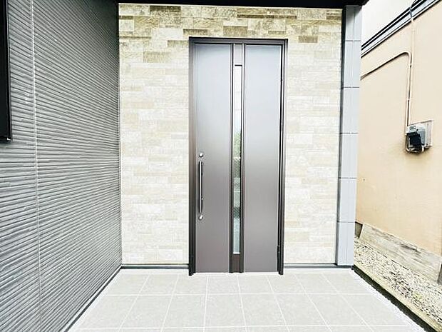 いつも気持ちよくご家族を迎えられる玄関です。