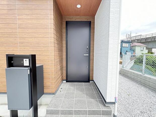 いつも気持ちよくご家族を迎えられる玄関です。