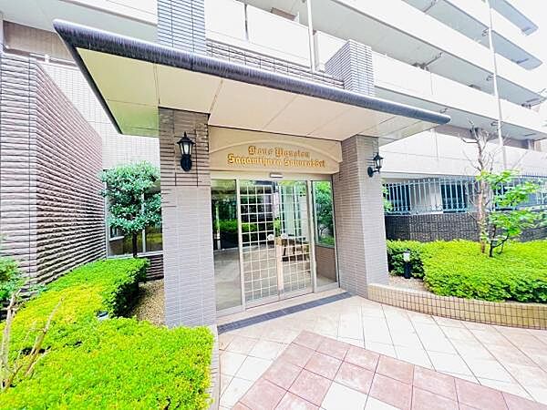 エントランスです。皆様やお客様をお出迎え致します。