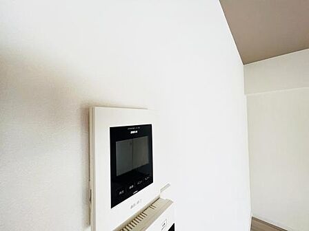 訪問者を確認できるTVモニター付きインターフォンです。